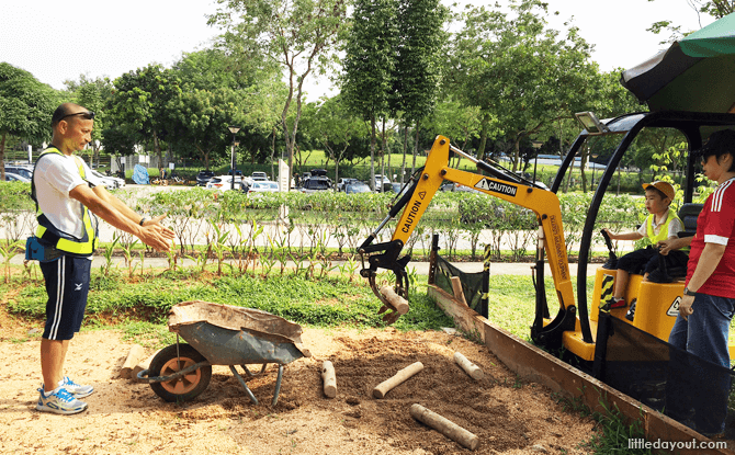 Getting Instruction on How to Use the Equipment at Diggersite