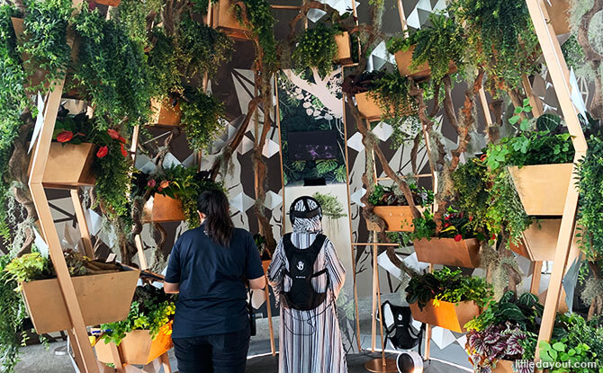 Tree VR Experience booth, Cloud Forest, Gardens by the Bay