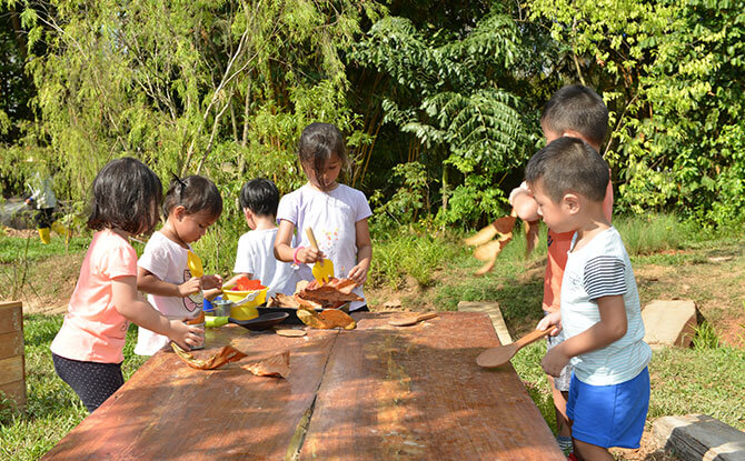e05-Children-at-a-nature-playgarden-2 Jubilee Park To Get New Play Features For Families And Be Expanded