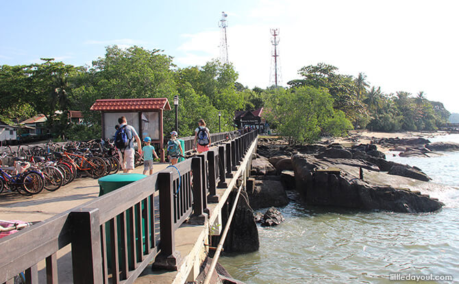 Pulau Ubin Chinese Kampong House: Ubin Jetty