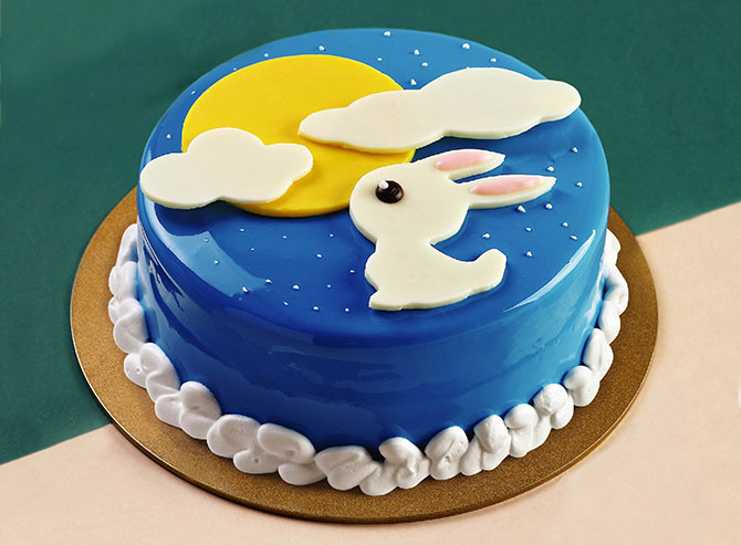 PrimaDéli Moon Rabbit Cake