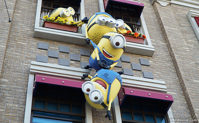 Minion Park Universal Studios Japan Minion Mayhem In The Park Little Day Out