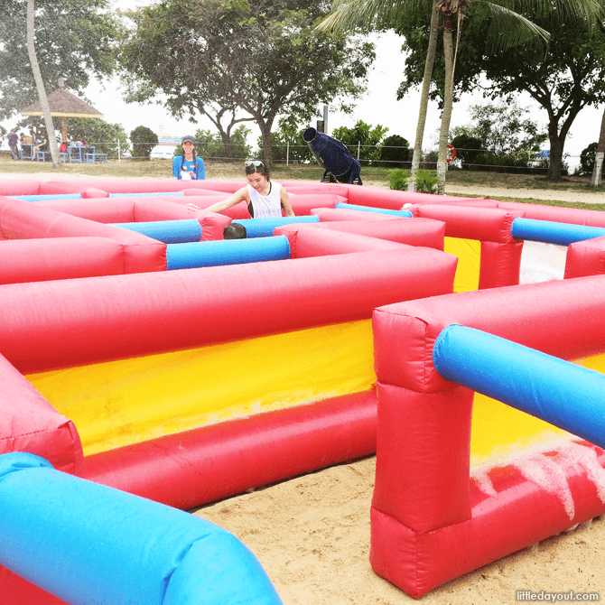 Sentosa FunFest 2016 maze