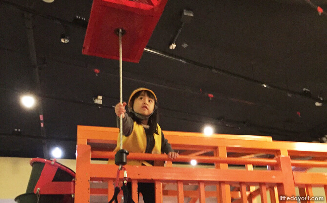 The Fun Science Gallery is a large construction site for young children (under 120cm) and one accompanying parent to explore science together through building. The mini crane, pulley system, and manual conveyor belt all worked like the real thing!