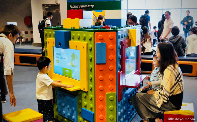 Play stations at the Hong Kong Science Museum