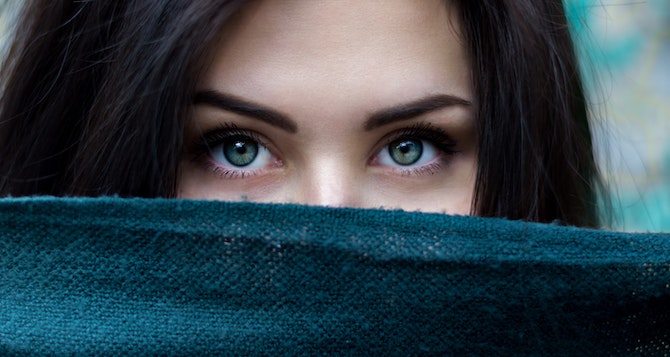 e15 Generic half face eyebrows Photo by Alexandru Zdrobău on Unsplash