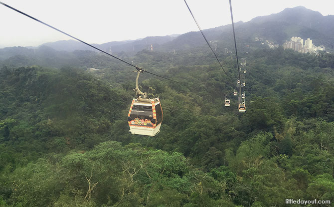 Riding the cable car at Maokong