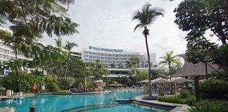 Shangri-La's Rasa Sentosa Resort & Spa Day Passes: A Daycation By The Pool