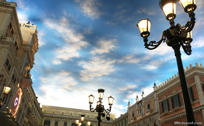 The famous fake sky ceiling at The Venetian.