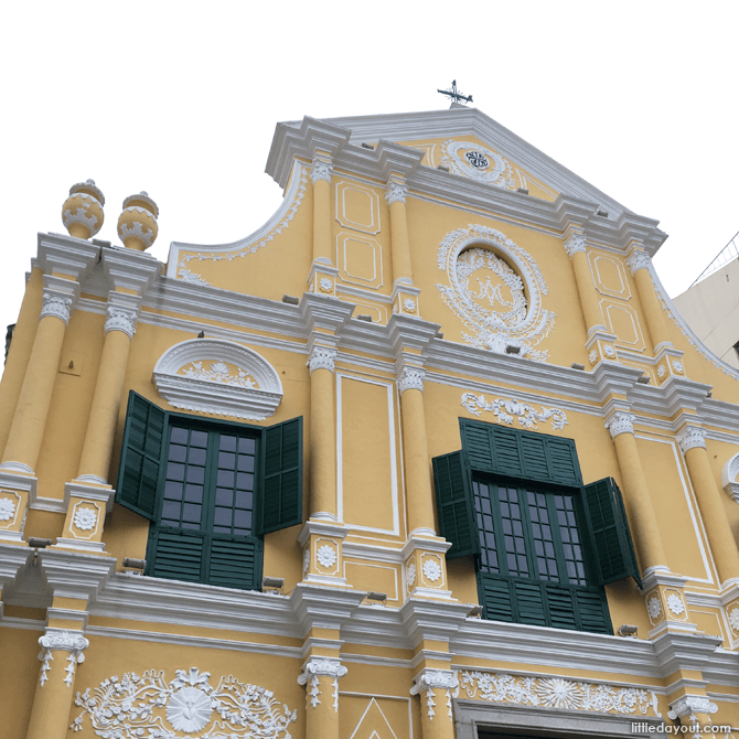 St. Dominic’s Church stands majestically at the far end of Senado Square.