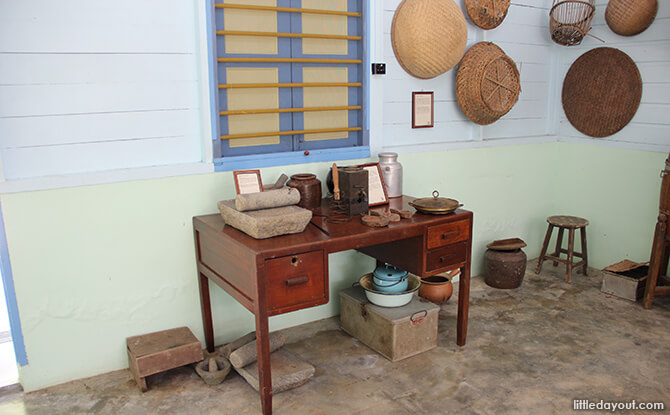 Pulau Ubin Chinese Kampong House: Kitchen Tools