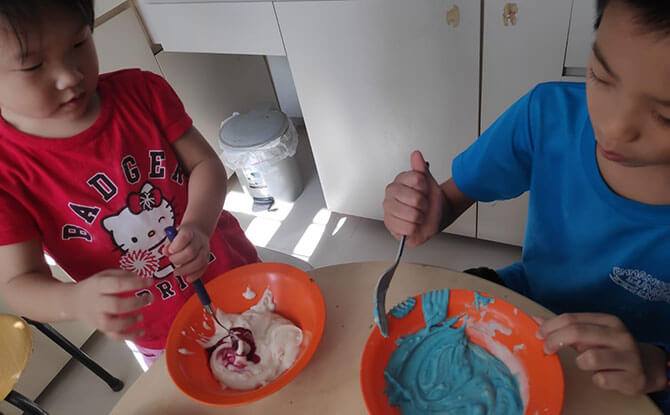 Preschool Market_ Making Slime