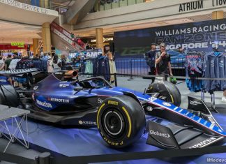 f1-williams-fanzone-racecar-suntec
