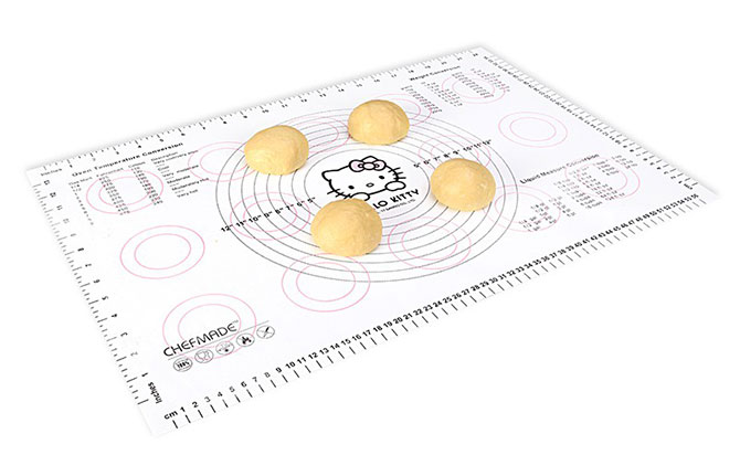 CHEFMADE’s Hello Kitty Cookware Collection: Kawaii In The Kitchen + Giveaway 2 CHEFMADE Hello Kitty Baking Silicone Mat