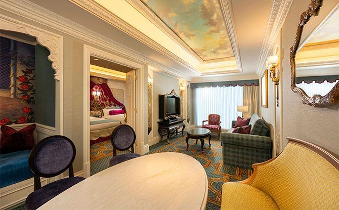 “Tokyo DisneySea Fantasy Springs Hotel” Grand Chateau guest room