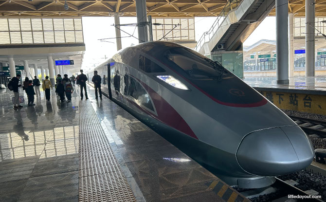 Furong Ancient Town: A Beautiful Stopover Near Zhangjiajie 3 High-speed rail