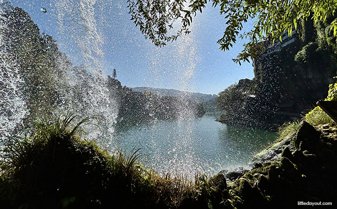 Furong Ancient Town: A Beautiful Stopover Near Zhangjiajie 9 Behind the falls