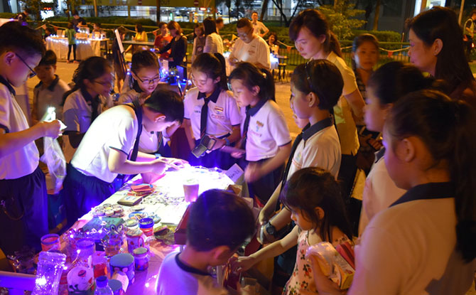 i Light Singapore – Bicentennial Edition: Bridges And Connections Light Up The Night 10 Terra Village (Image courtesy of I Light Singapore)