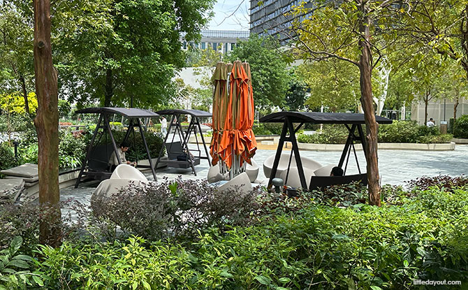 bench swings