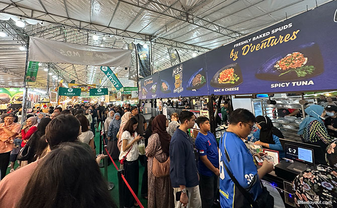 Geylang Serai Ramadan Bazaar 2026 Guide: Food & Things To Do Geylang Serai Ramadan Bazaar 2026 Guide: Food & Things To Do