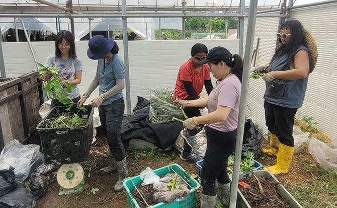 Ground-Up Initiative: Nurturing Connections At The Kampung Kampus 10 Volunteering and Participating