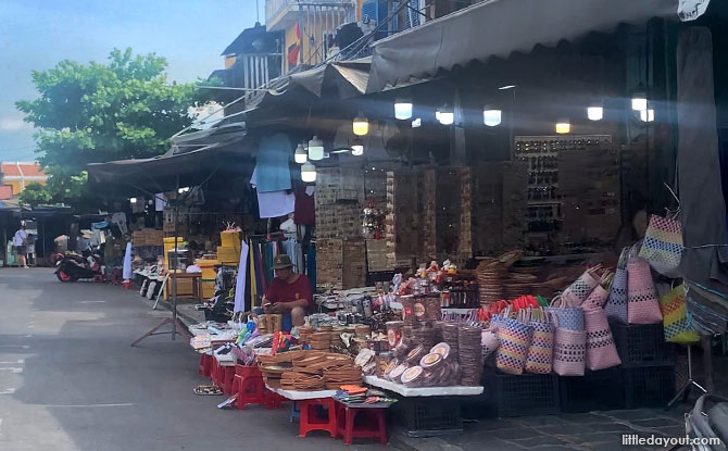 Visit And Browse The Local Markets For Souvenirs