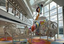 Hong Kong Airport Wonder Eggshell: Playground For Kids Hong Kong Airport Wonder Eggshell: Playground For Kids