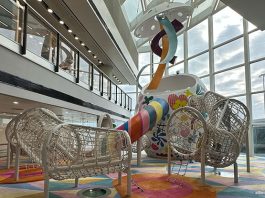 Hong Kong Airport Wonder Eggshell: Playground For Kids