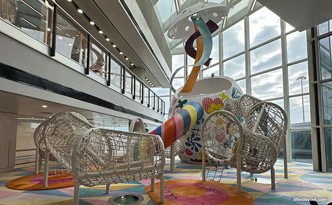 Hong Kong Airport Wonder Eggshell: Playground For Kids Hong Kong Airport Wonder Eggshell: Playground For Kids