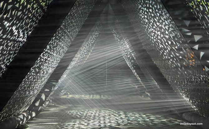 i Light Singapore 2026: From 5 to 28 June Read These 5 Tips Before You Go 17 Make a Splash (without a mess) at WAVE
