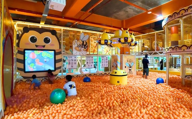 Jungle Gym Indoor Playground At Horizon Mall: Play-Pretend Farm, Massive Ball Pit, Climbing Wall & More Jungle Gym Indoor Playground At Horizon Mall: Play-Pretend Farm, Massive Ball Pit, Climbing Wall & More
