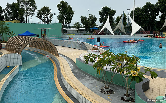 Jurong East Swimming Complex: Water Play, Wave Pool & Lazy River 6 Getting to the wave pool