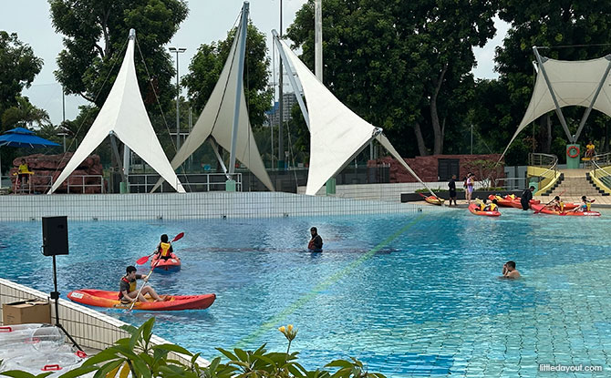 Jurong East Swimming Complex: Water Play, Wave Pool & Lazy River 5 Wave Pool