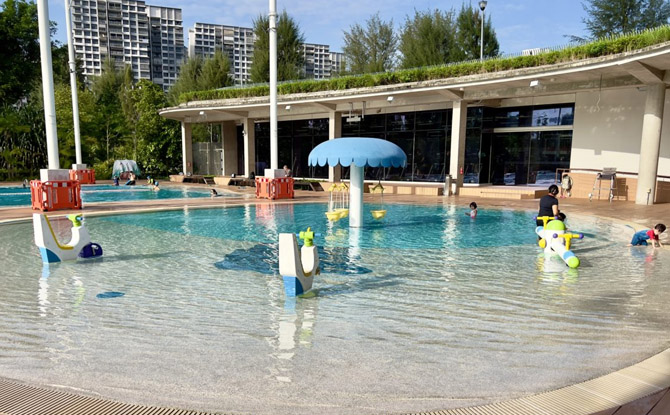 Best Public Swimming Pools With Slides & Water Play For Kids 17 jurong lake gardens pool