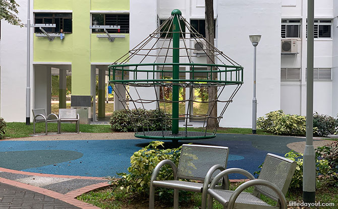 Netted merry-go-round