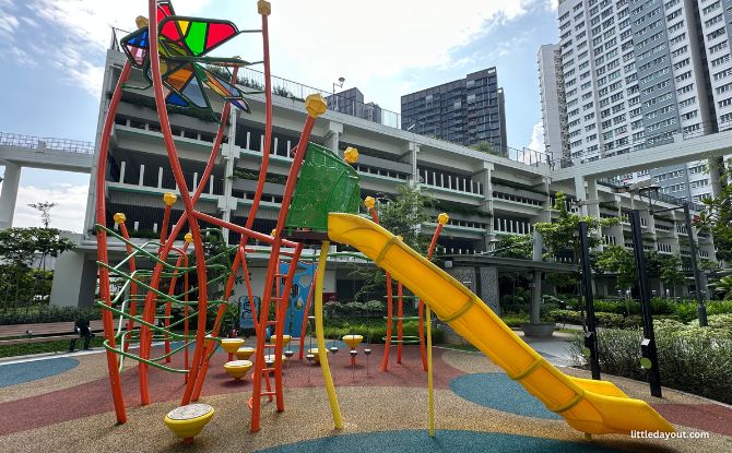 Kebun Baru Edge Playground: Tomato Play & Climbing Vine Time 6 tessellated patterned rungs