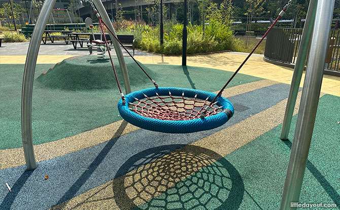 Basket swing