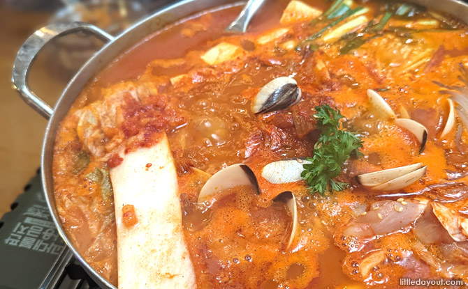 Kimchi Mama Stew Pot: A Bubbling Centrepiece