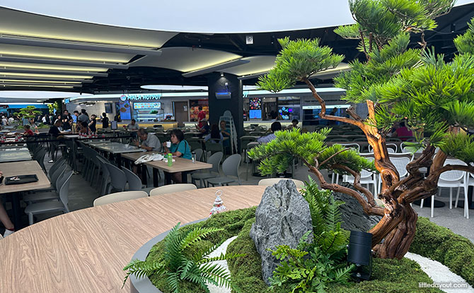 Kopitiam West Mall Food Court: 19 Stalls In A Little Guilin-Inspired Setting 2 Food Stalls at the Kopitiam Food Court at West Mall