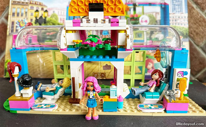 Playing with the Imagination with LEGO Friends Hair Salon