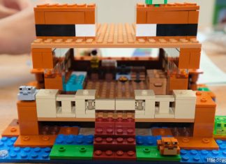 LEGO MINECRAFT 21256 The Frog House Review LEGO MINECRAFT 21261 The Frog House Review