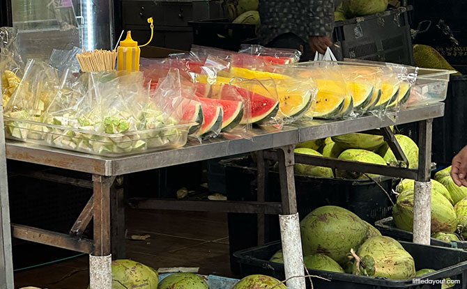 A Walk Through Little India: Is It Worth Visiting? Shopping, Sights & Food 7 Fruit and vegetables stores