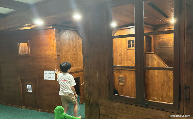 Marche 313 Somerset playground