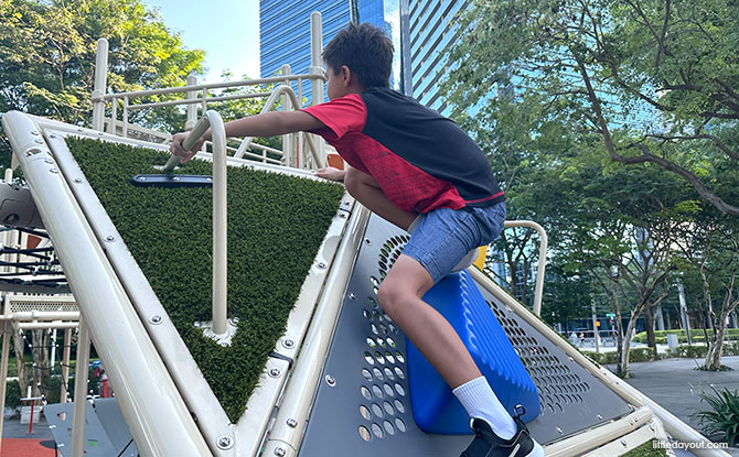 Marina Bay Playground: Exciting Play Hills In The City 5 Play Hills at the Marina Bay Playground