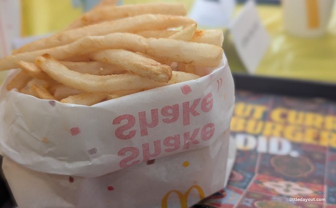 McDonald’s x Old Chang Kee National Day Collab: Curry Potato Chicken Burger & More Local Flavours 4 Curry Seasoning Shaker Fries