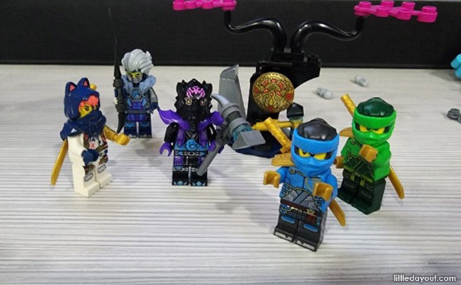 lego ninjago figurines