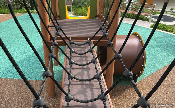 Park Edge @ Bidadari Playground: The Squirrel & The Snail 10 cargo net bridge