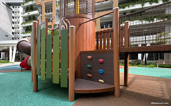 Park Edge @ Bidadari Playground: The Squirrel & The Snail 11 access the log tower