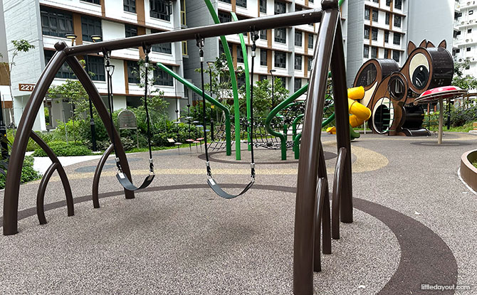 Park Edge @ Bidadari Playground: The Squirrel & The Snail 5 swings at Park Edge at Bidadari
