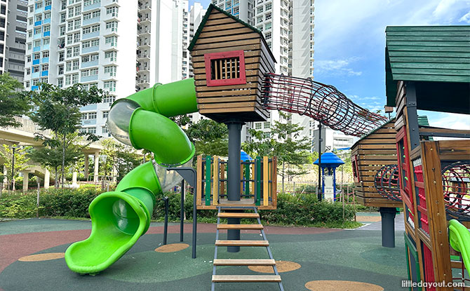 Huts playground in Northshore